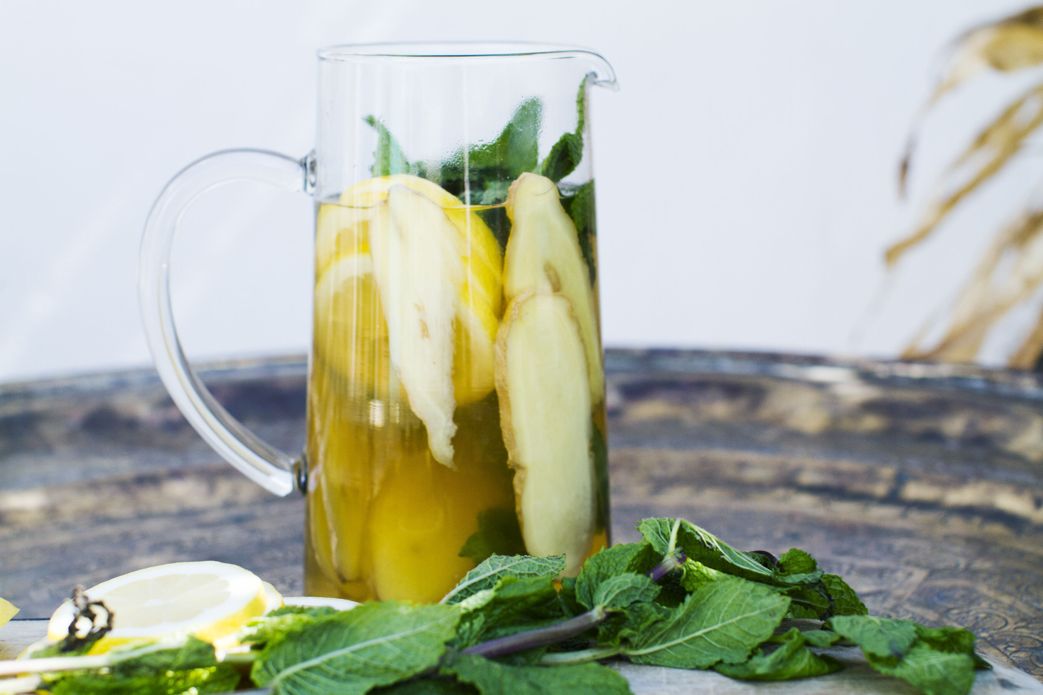 Alternative text left image